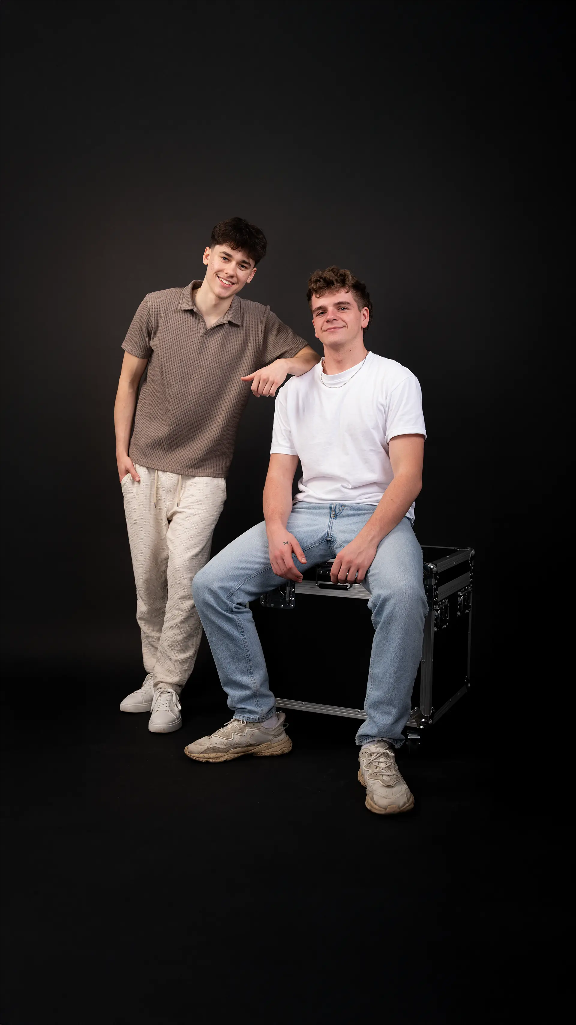 The Young Waves tým.